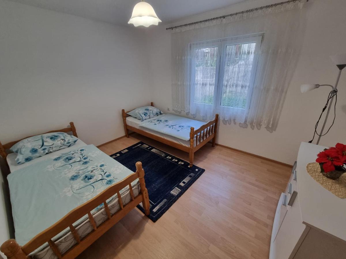 Apartment And Room Panorama Mostar Exterior photo