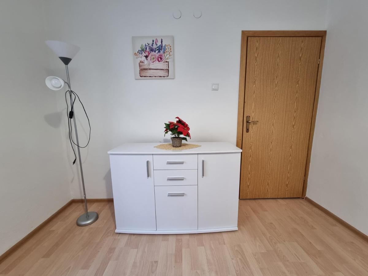 Apartment And Room Panorama Mostar Exterior photo