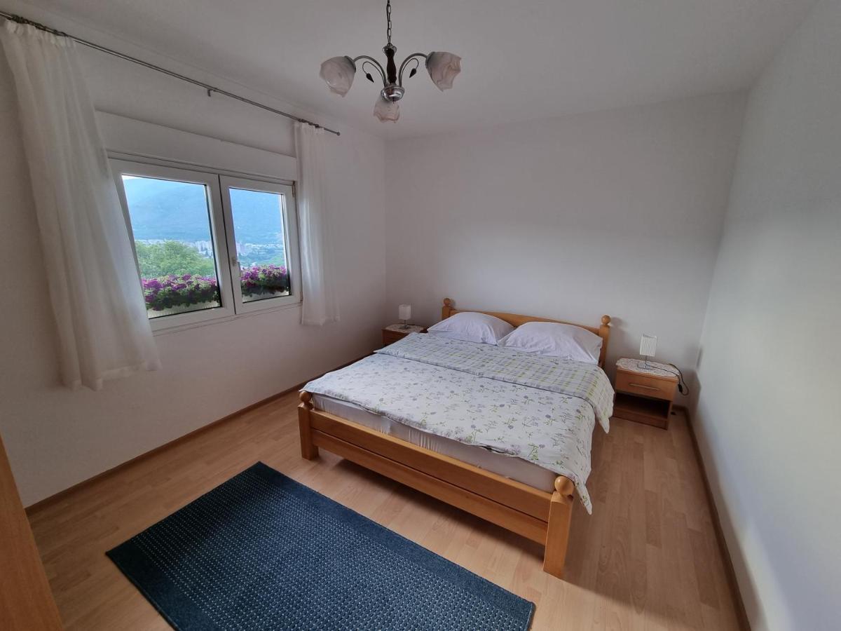 Apartment And Room Panorama Mostar Exterior photo