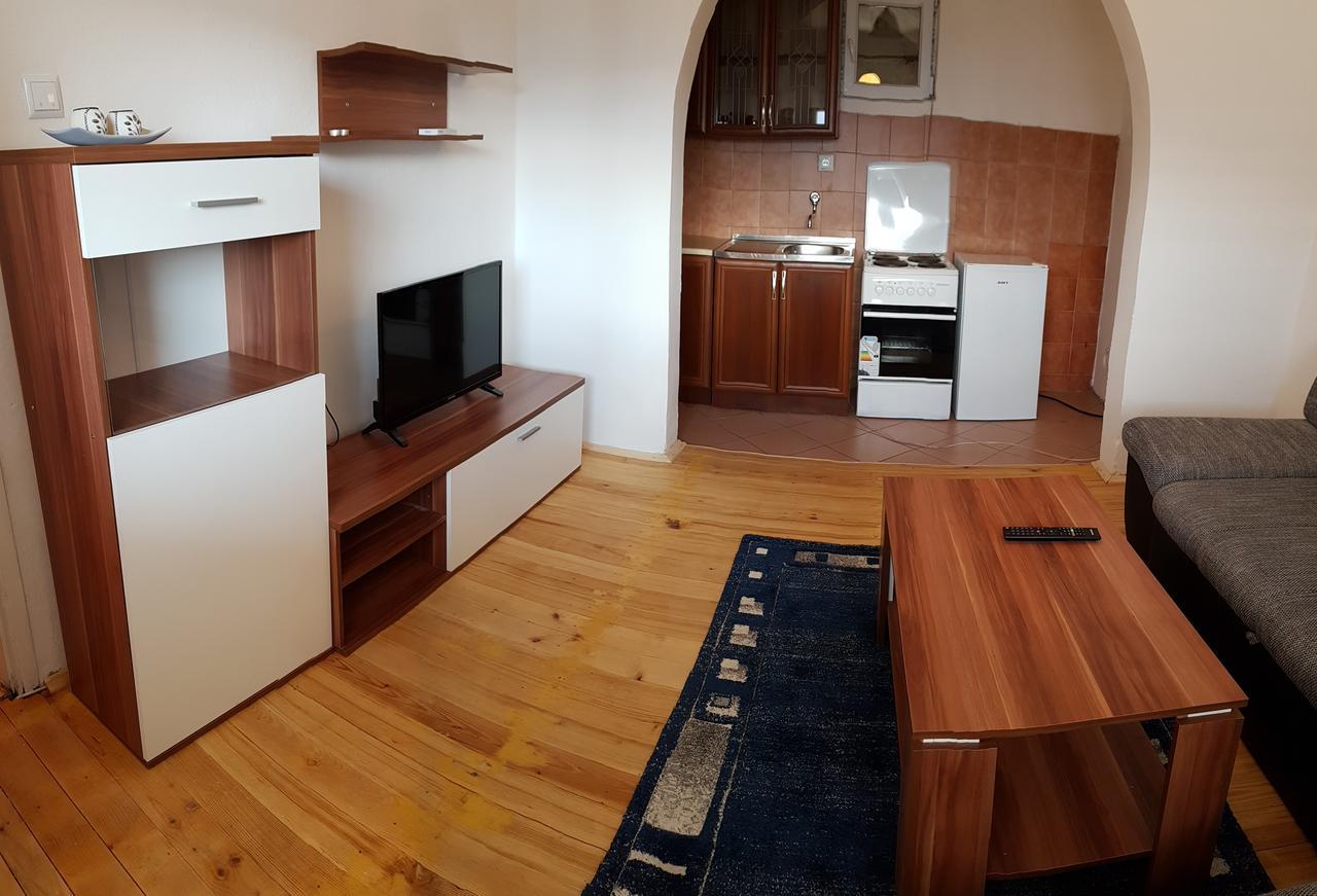 Apartment And Room Panorama Mostar Exterior photo